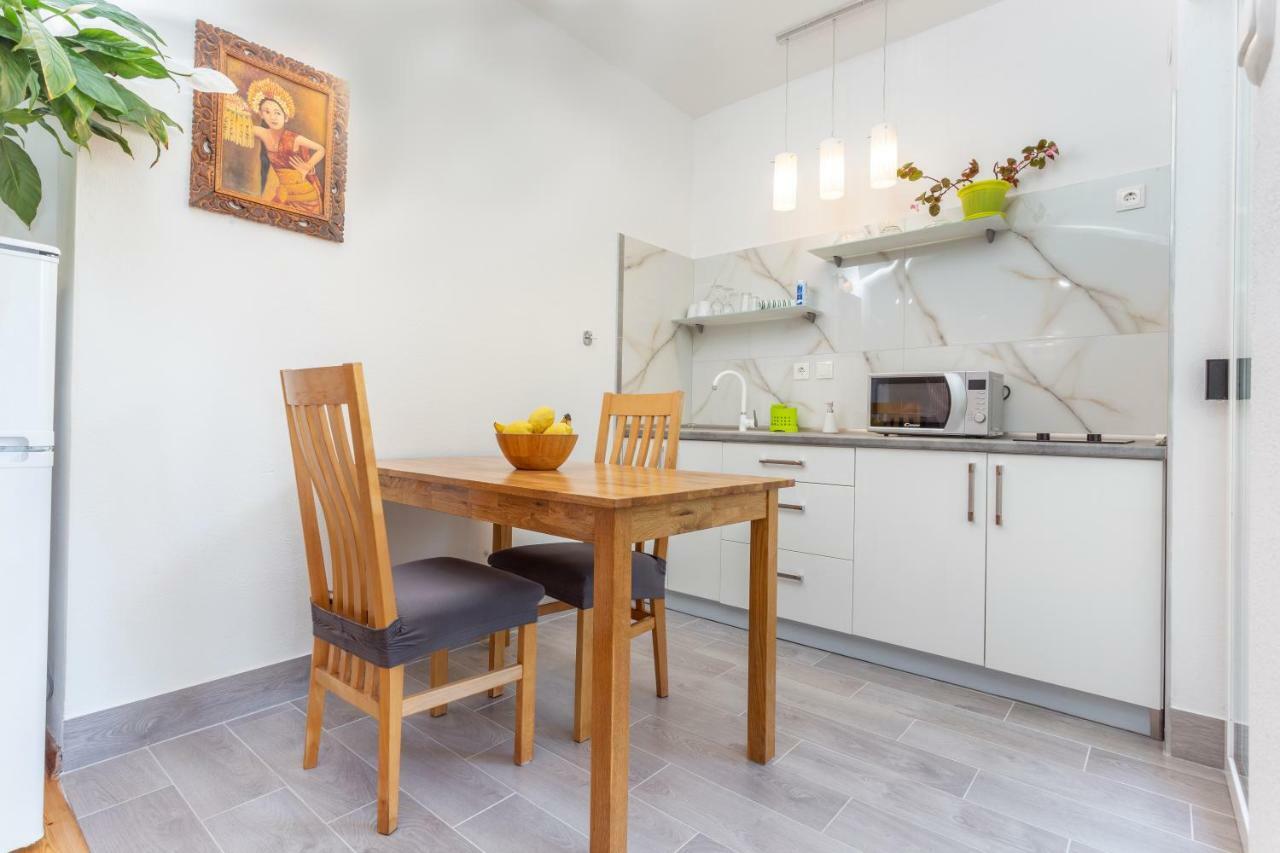 Apartments Gilve Hvar Town Bagian luar foto